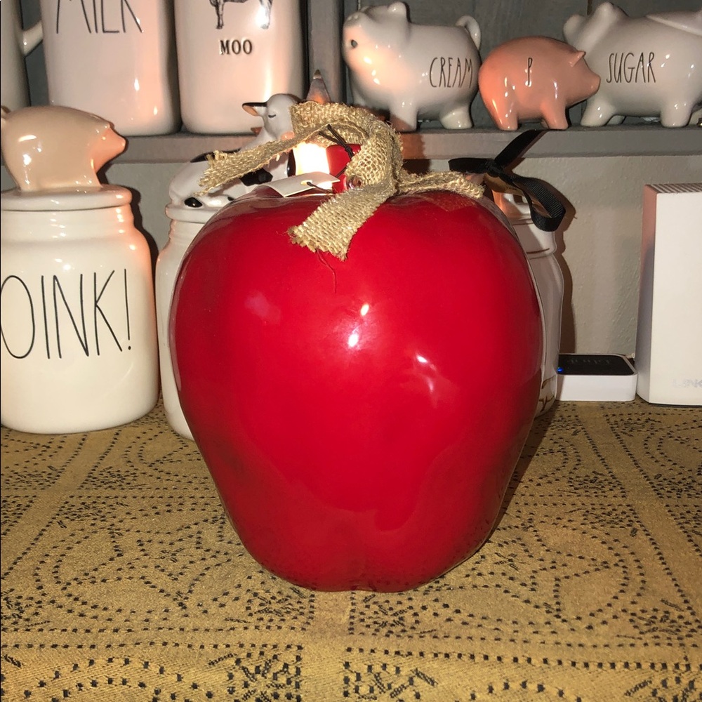 Rae Dunn ORCHARD Apple Shaped Birdhouse Red - Picture 4 of 7